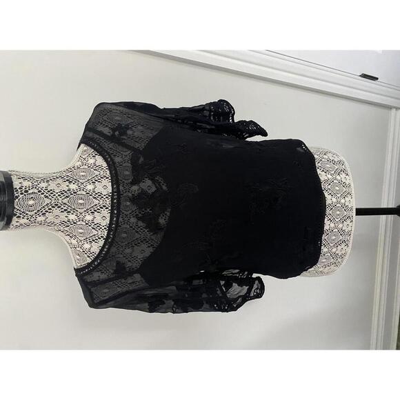 Vintage Anne Carson 100% silk floral embroidered black top size small - Picture 2 of 6